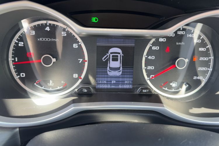 Used Geely Auto Emgrand X7 Sport 2016 1.8TD Automatic ZhiShang Model Odometer Close Up