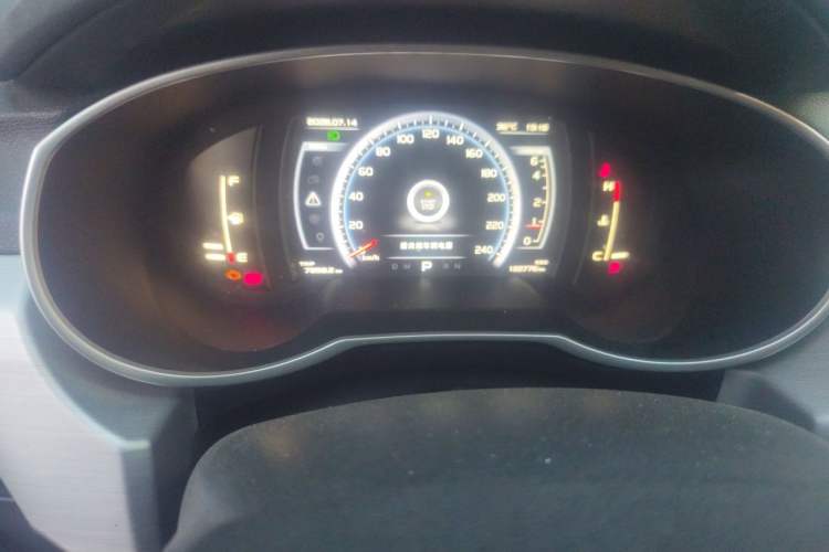 Used Geely Auto Emgrand X7 Sport 2016 1.8TD Automatic Smart Model Odometer Close Up