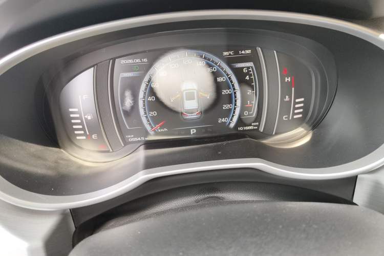 Used Geely Auto Emgrand X7 Sport 2016 1.8TD Automatic ZhiZun Version Odometer Close Up