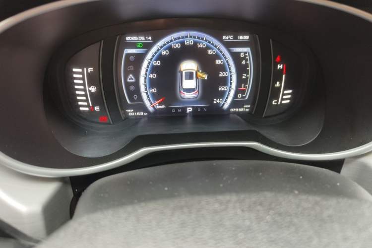 Used Geely Auto Emgrand X7 Sport 2016 1.8TD Automatic Smart Model Odometer Close Up