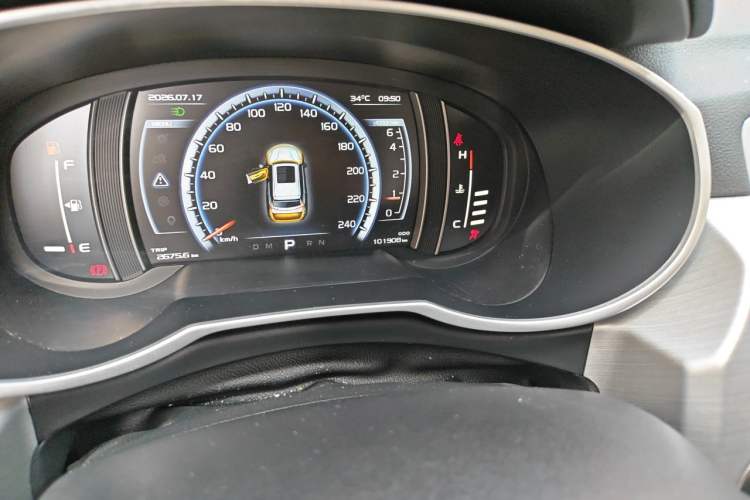 Used Geely Auto Emgrand X7 Sport 2016 1.8TD Automatic ZhiZun Version Odometer Close Up