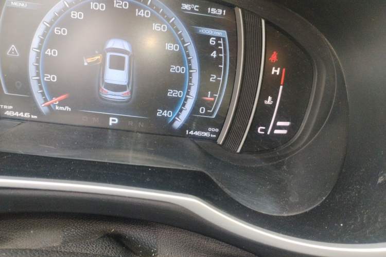 Used Geely Auto Emgrand X7 Sport 2016 1.8TD Automatic ZhiZun Version Odometer Close Up