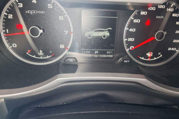 Used Geely Auto Emgrand X7 Sport 2016 1.8TD Automatic ZhiShang Model Odometer Close Up
