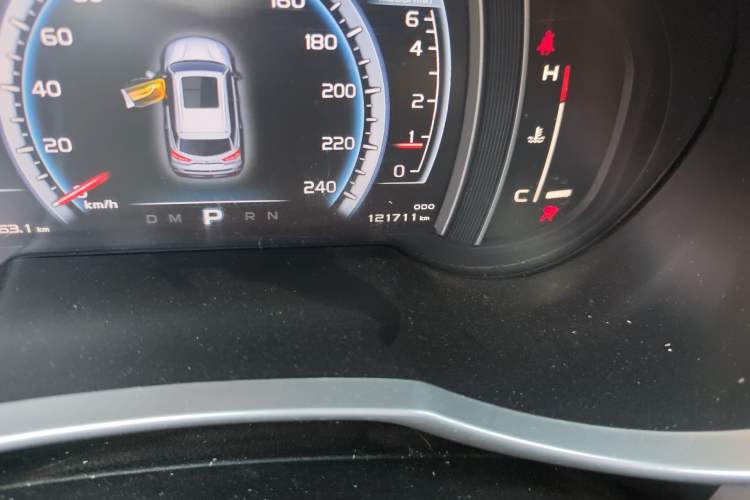 Used Geely Auto Emgrand X7 Sport 2016 1.8TD Automatic Smart Connectivity Version Odometer Close Up