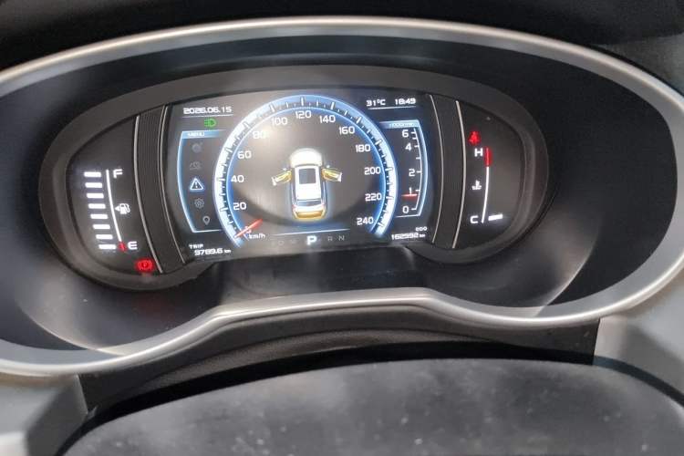 Used Geely Auto Emgrand X7 Sport 2016 1.8TD Automatic ZhiZun Version Odometer Close Up