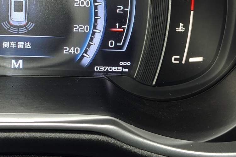 Used Geely Auto Emgrand X7 Sport 2016 2.0L Manual ZhiShang Version Odometer Close Up