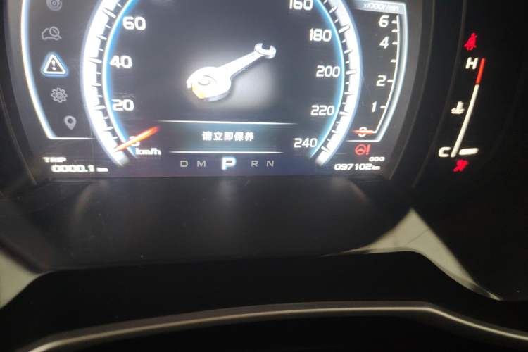 Used Geely Auto Emgrand X7 Sport 2016 1.8TD Automatic Smart Connectivity Version Odometer Close Up