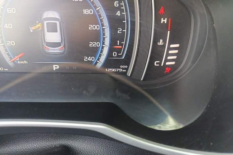 Used Geely Auto Emgrand X7 Sport 2016 1.8TD Automatic Smart Connectivity Version Odometer Close Up