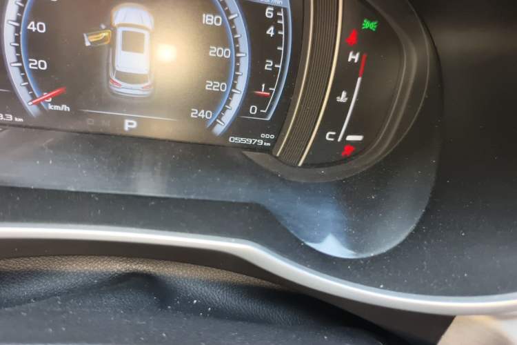 Used Geely Auto Emgrand X7 Sport 2016 1.8TD Automatic Smart Model Odometer Close Up