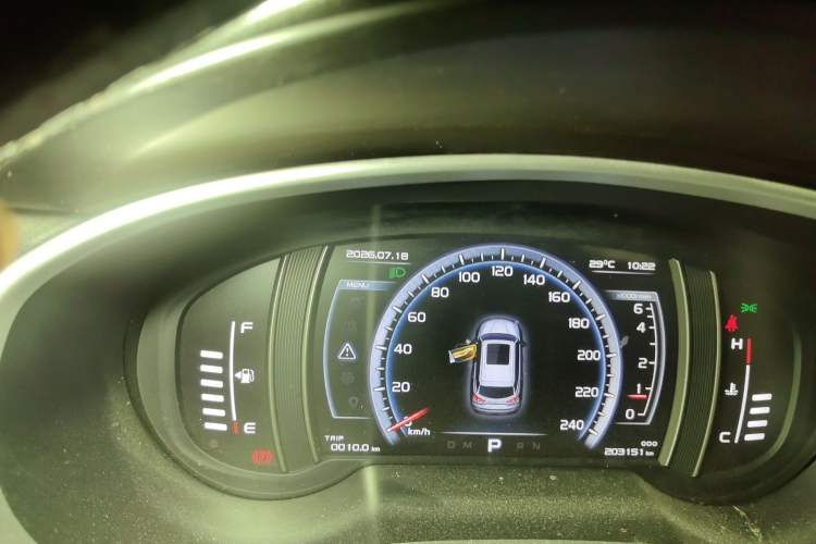 Used Geely Auto Emgrand X7 Sport 2016 1.8TD Automatic ZhiZun Version Odometer Close Up