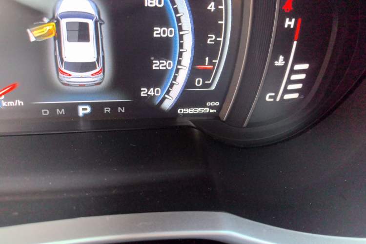 Used Geely Auto Emgrand X7 Sport 2016 1.8TD Automatic ZhiZun Version Odometer Close Up