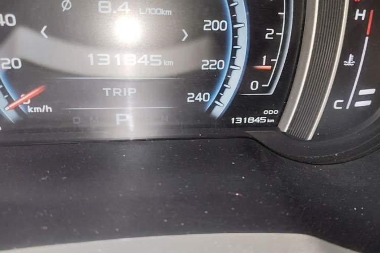 Used Geely Auto Emgrand X7 Sport 2016 1.8TD Automatic ZhiShang Model Odometer Close Up