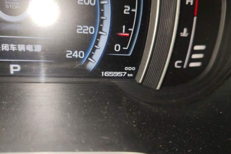 Used Geely Auto Emgrand X7 Sport 2016 1.8TD Automatic Smart Connectivity Version Odometer Close Up