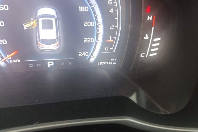 Used Geely Auto Emgrand X7 Sport 2016 1.8TD Automatic Smart Model Odometer Close Up