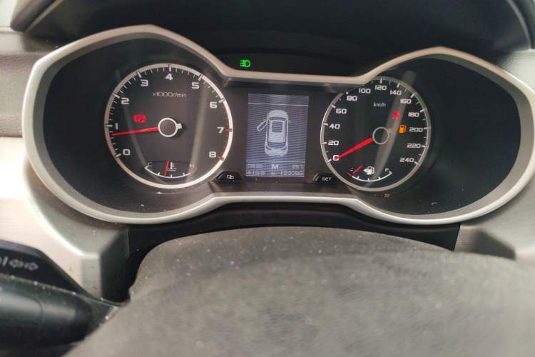Used Geely Auto Emgrand X7 Sport 2016 2.0L Manual ZhiShang Version Odometer Close Up