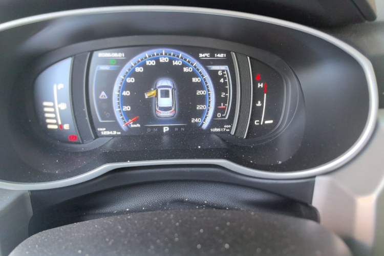 Used Geely Auto Emgrand X7 Sport 2016 1.8TD Automatic Smart Model Odometer Close Up