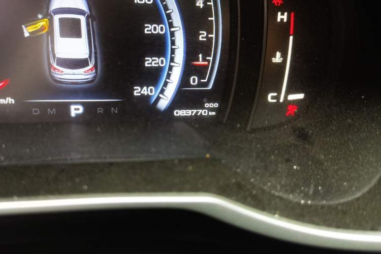 Used Geely Auto Emgrand X7 Sport 2016 1.8TD Automatic Smart Connectivity Version Odometer Close Up