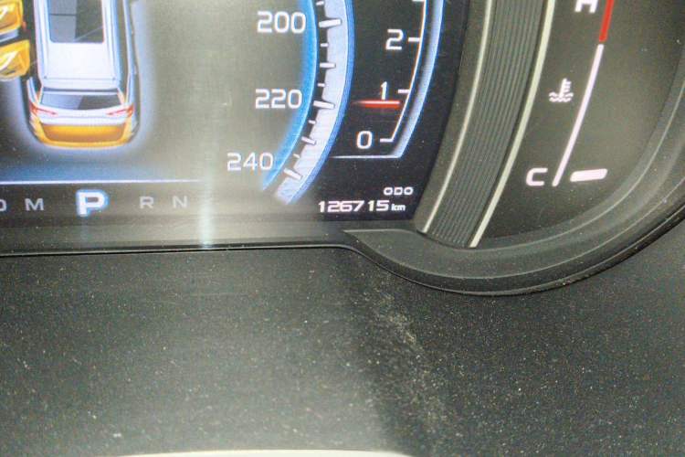 Used Geely Auto Emgrand X7 Sport 2016 1.8TD Automatic ZhiZun Version Odometer Close Up