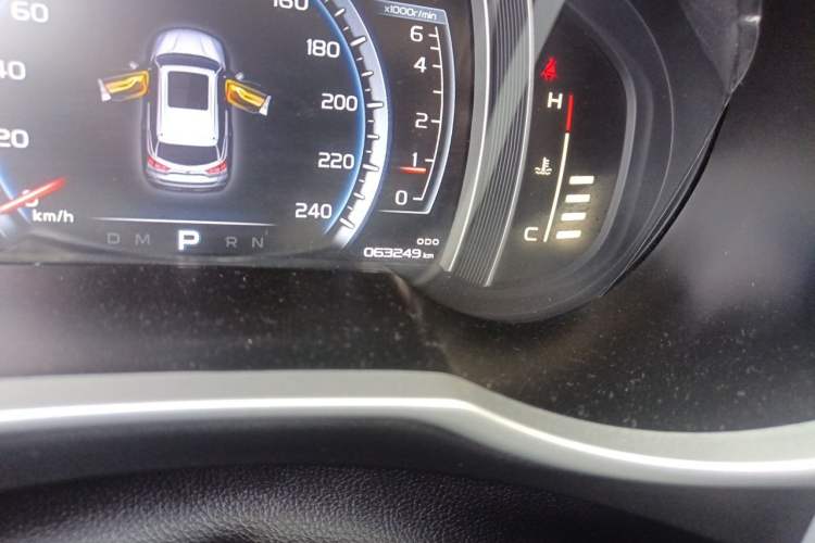 Used Geely Auto Emgrand X7 Sport 2016 1.8TD Automatic Smart Connectivity Version Odometer Close Up