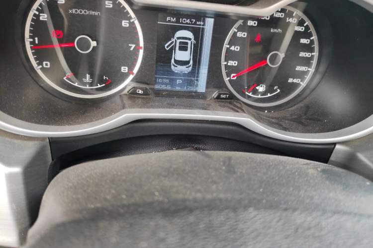 Used Geely Auto Emgrand X7 Sport 2016 1.8TD Automatic ZhiShang Model Odometer Close Up