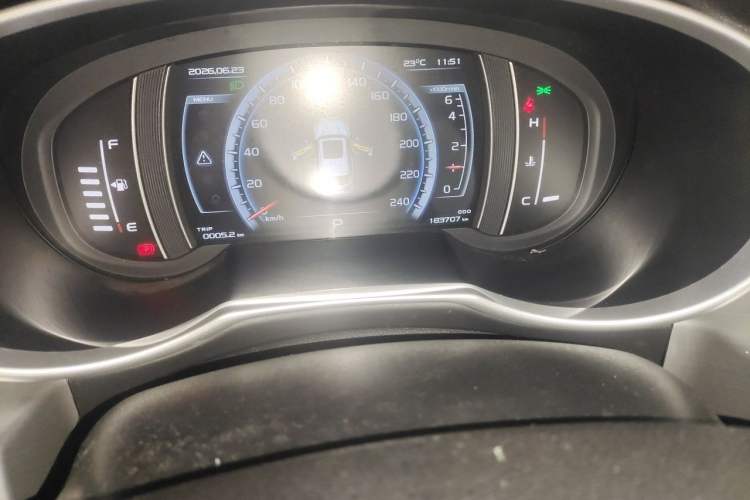 Used Geely Auto Emgrand X7 Sport 2016 1.8TD Automatic ZhiZun Version Odometer Close Up