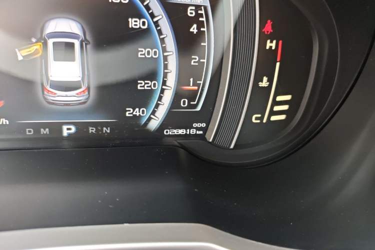 Used Geely Auto Emgrand X7 Sport 2016 1.8TD Automatic ZhiZun Version Odometer Close Up