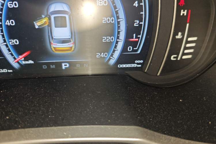 Used Geely Auto Emgrand X7 Sport 2016 1.8TD Automatic ZhiZun Version Odometer Close Up