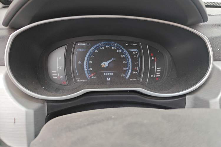 Used Geely Auto Emgrand X7 Sport 2016 2.0L Manual Smart Connect Version Odometer Close Up
