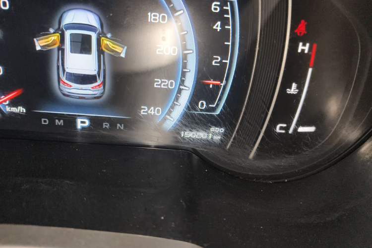 Used Geely Auto Emgrand X7 Sport 2016 1.8TD Automatic ZhiZun Version Odometer Close Up