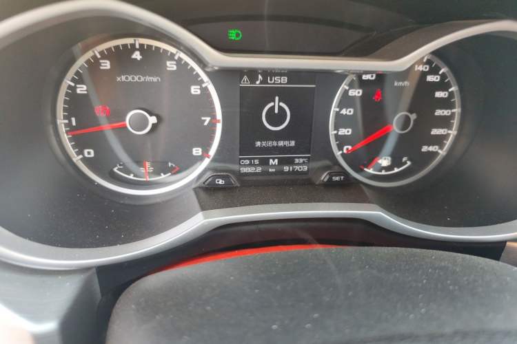 Used Geely Auto Emgrand X7 Sport 2016 2.0L Manual ZhiShang Version Odometer Close Up