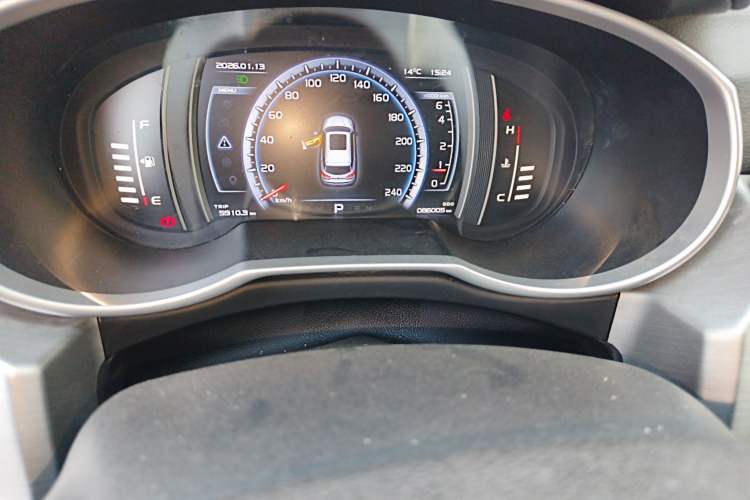 Used Geely Auto Emgrand X7 Sport 2016 1.8TD Automatic Smart Connectivity Version Odometer Close Up