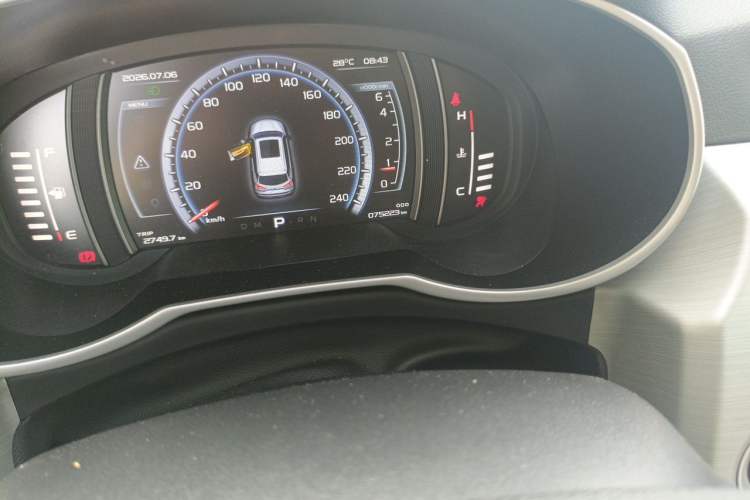 Used Geely Auto Emgrand X7 Sport 2016 1.8TD Automatic Smart Connectivity Version Odometer Close Up