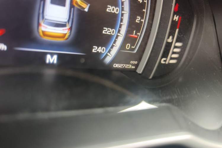Used Geely Auto Emgrand X7 Sport 2016 2.0L Manual Smart Connect Version Odometer Close Up