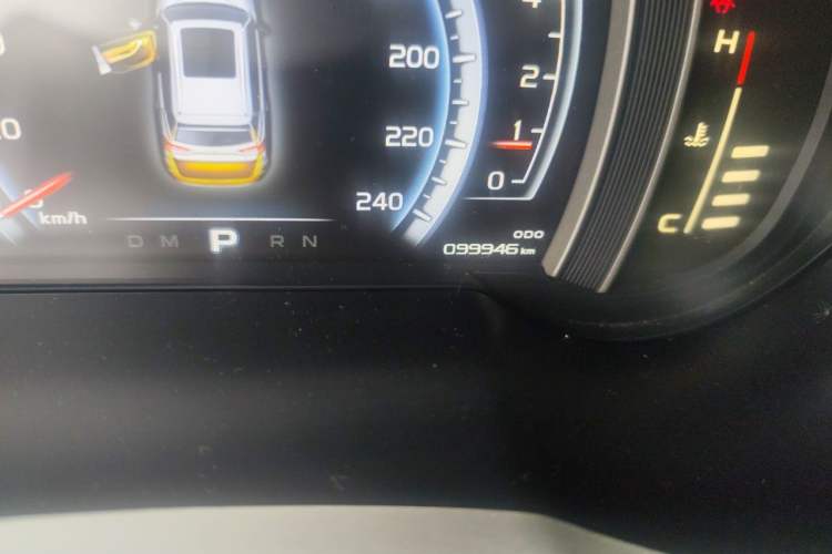 Used Geely Auto Emgrand X7 Sport 2016 1.8TD Automatic ZhiZun Version Odometer Close Up