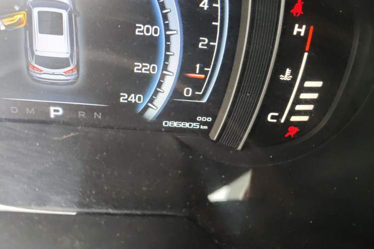 Used Geely Auto Emgrand X7 Sport 2016 1.8TD Automatic Smart Model Odometer Close Up
