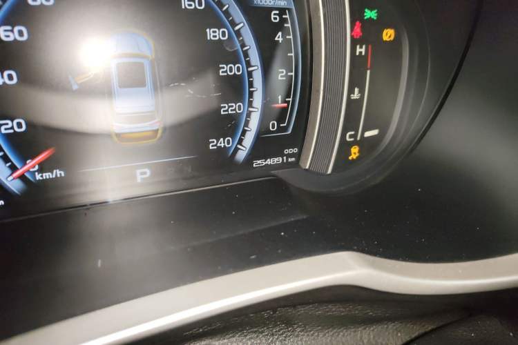 Used Geely Auto Emgrand X7 Sport 2016 1.8TD Automatic ZhiZun Version Odometer Close Up