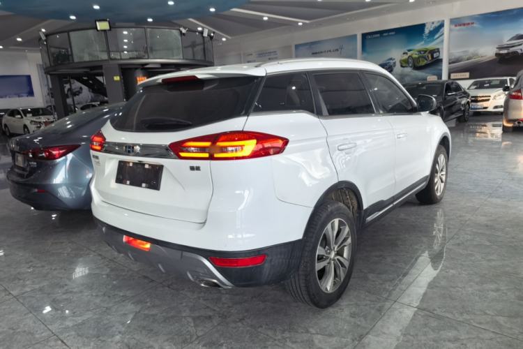 Used Geely Auto Emgrand X7 Sport 2016 2.0L Manual Smart Connect Version Rear Right 45 Deg