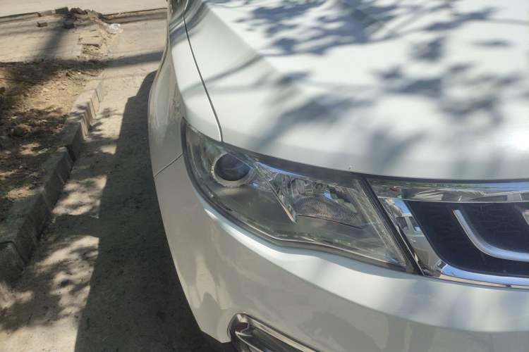 Used Geely Auto Emgrand X7 Sport 2016 1.8TD Automatic Smart Connectivity Version Right Front Headlight