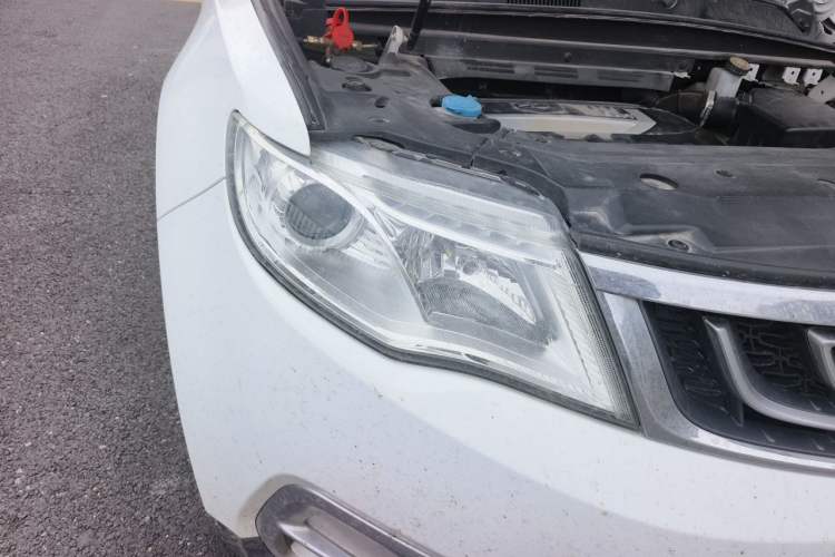 Used Geely Auto Emgrand X7 Sport 2016 2.0L Manual Smart Connect Version Right Front Headlight