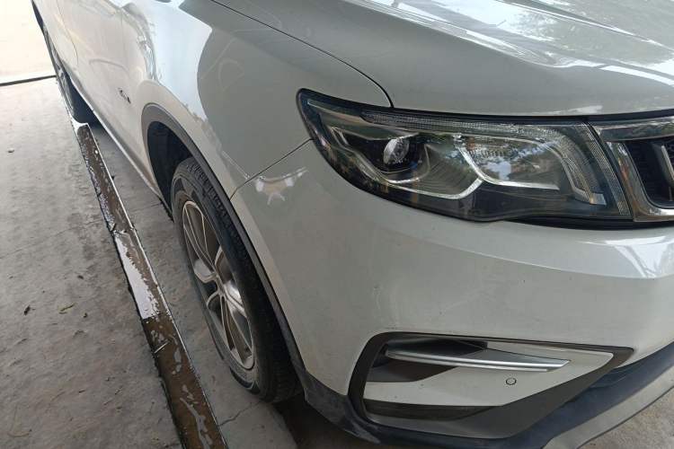Used Geely Auto Emgrand X7 Sport 2016 1.8TD Automatic Smart Model Right Front Headlight