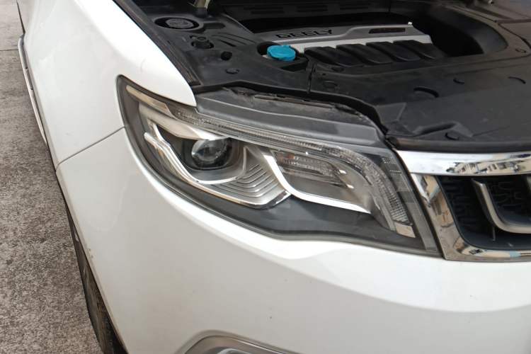 Used Geely Auto Emgrand X7 Sport 2016 1.8TD Automatic ZhiZun Version Right Front Headlight