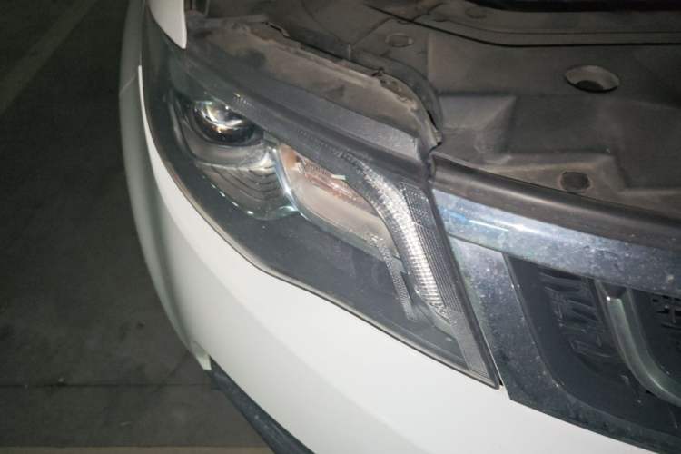 Used Geely Auto Emgrand X7 Sport 2016 1.8TD Automatic ZhiZun Version Right Front Headlight