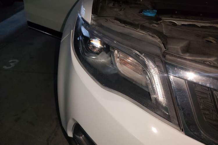 Used Geely Auto Emgrand X7 Sport 2016 1.8TD Automatic ZhiZun Version Right Front Headlight