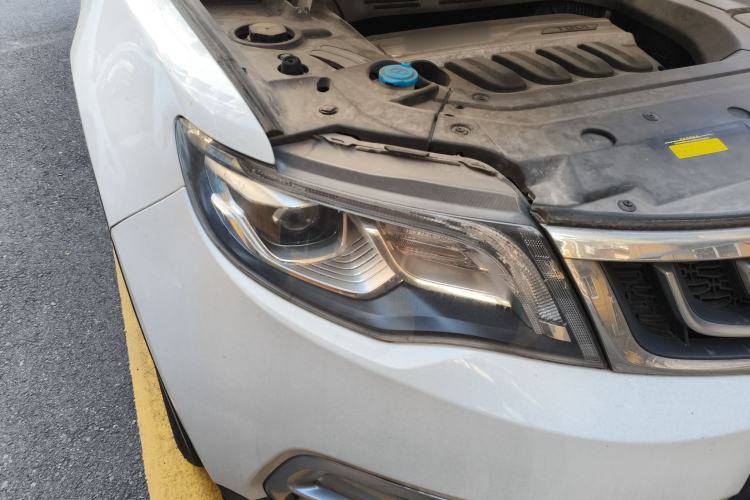Used Geely Auto Emgrand X7 Sport 2016 1.8TD Automatic Smart Model Right Front Headlight