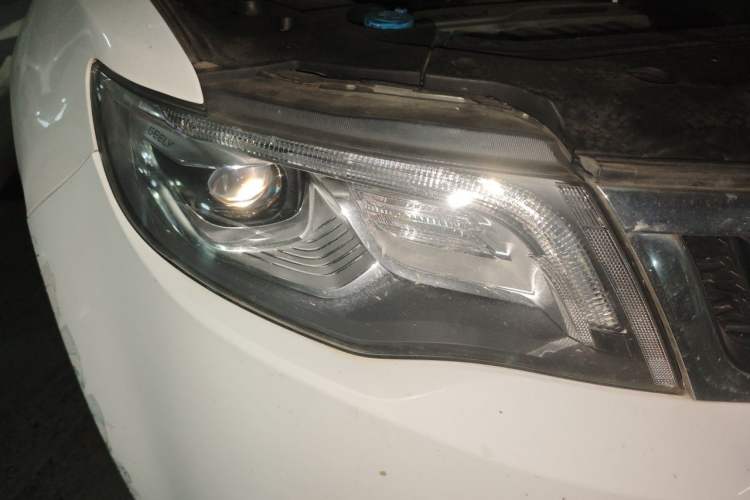 Used Geely Auto Emgrand X7 Sport 2016 1.8TD Automatic Smart Model Right Front Headlight