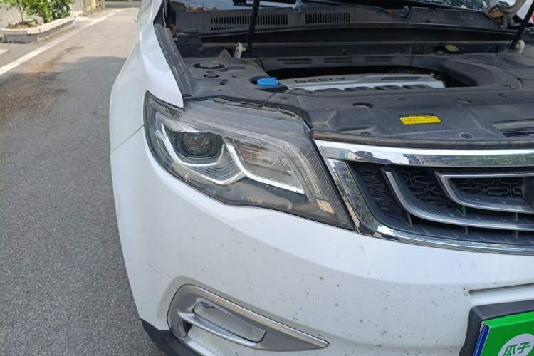 Used Geely Auto Emgrand X7 Sport 2016 1.8TD Automatic ZhiZun Version Right Front Headlight