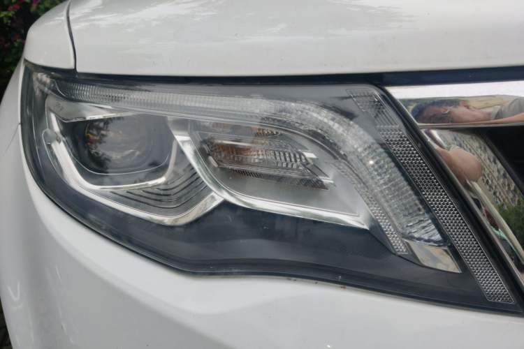 Used Geely Auto Emgrand X7 Sport 2016 1.8TD Automatic Smart Model Right Front Headlight