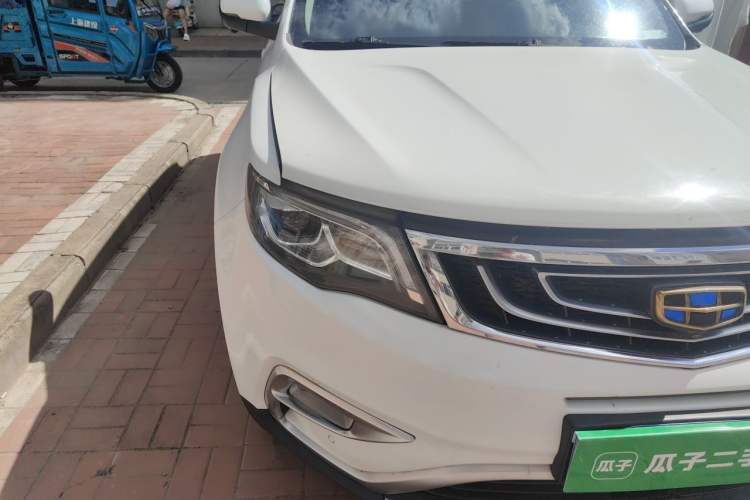 Used Geely Auto Emgrand X7 Sport 2016 1.8TD Automatic All-Wheel-Drive ZhiZun Edition Right Front Headlight