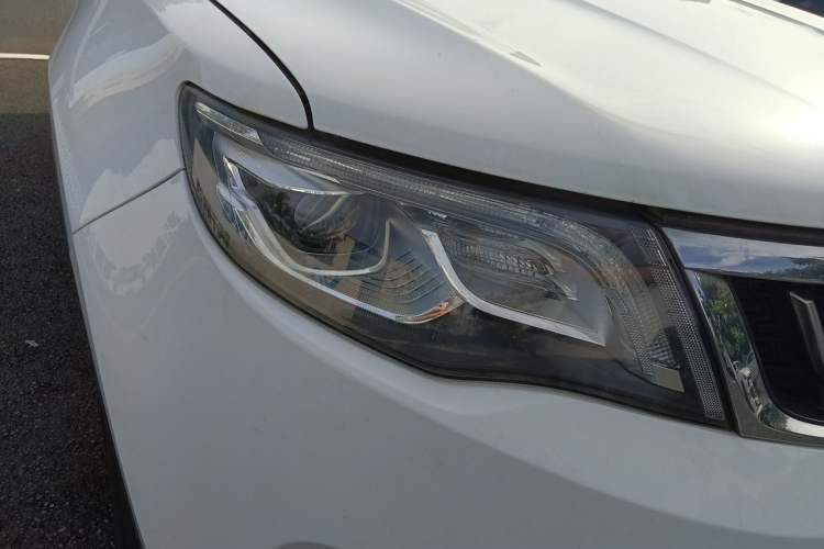 Used Geely Auto Emgrand X7 Sport 2016 1.8TD Automatic ZhiZun Version Right Front Headlight