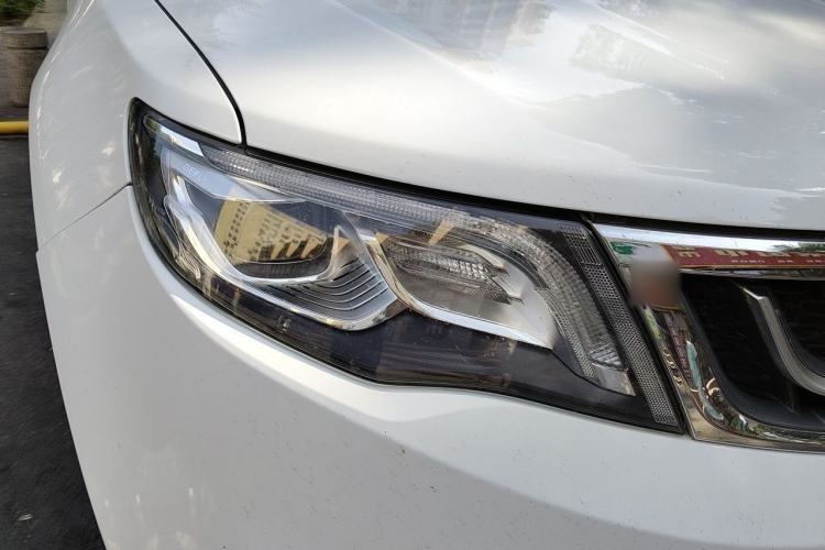 Used Geely Auto Emgrand X7 Sport 2016 1.8TD Automatic All-Wheel Drive Smart Version Right Front Headlight